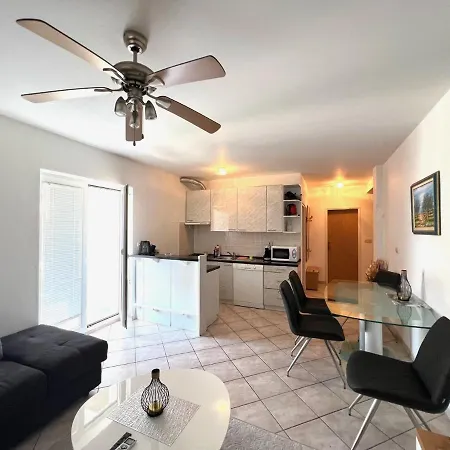 Burle 75 Apartment *
