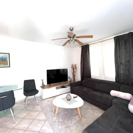 Burle 75 Apartment Medulin